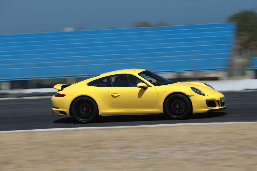 Porsche 911 Carrera GTS Coupe 2017 года  (WW) (фото 23 из 44)